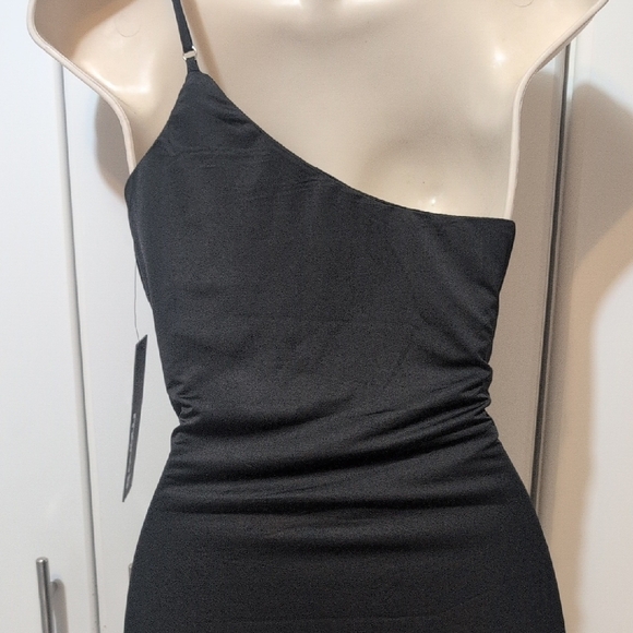 Mono B Chic Black One-Shoulder Dress - Picture 5 of 7